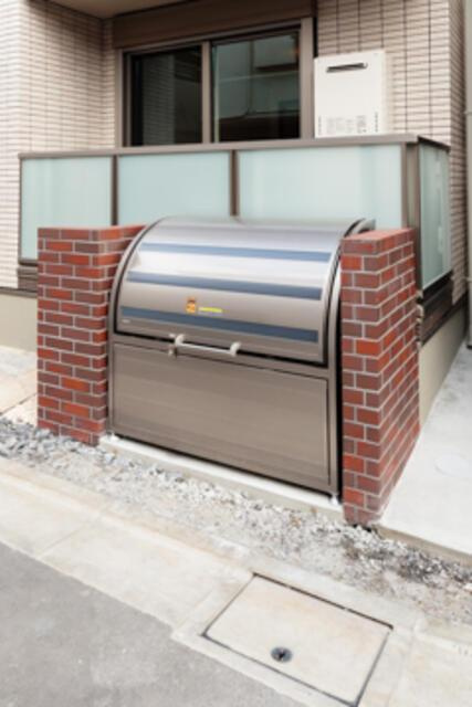 クイーンコート品川大井のその他共用部分|ゴミストッカー