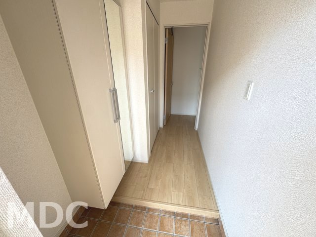 徳島市鮎喰町１丁目のアパートの玄関