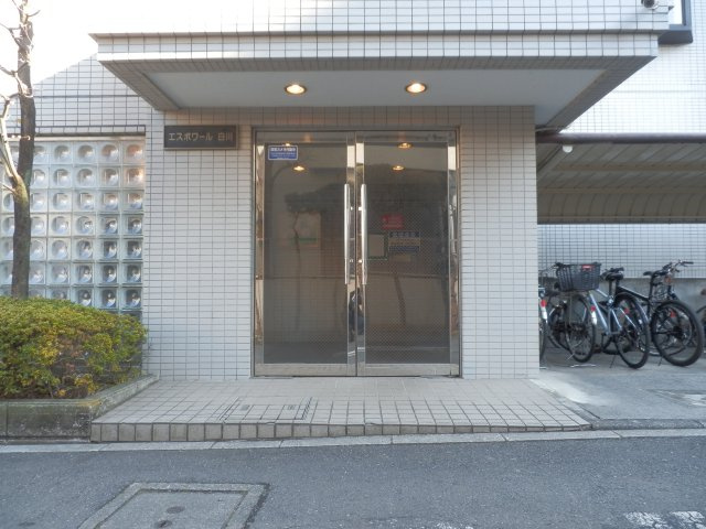 エスポワール白川のエントランス