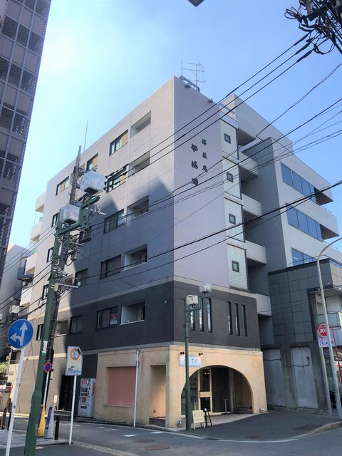 や満田ビルの外観