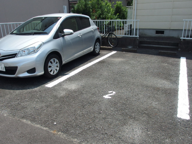 ハイツ前野の駐車場