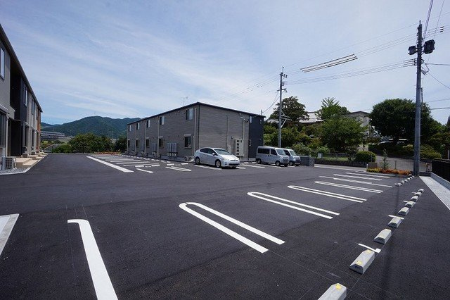アライブ馬場山緑　Ⅰの駐車場