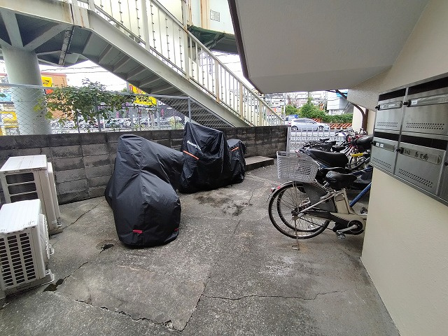 箕面市百楽荘４丁目の店舗事務所