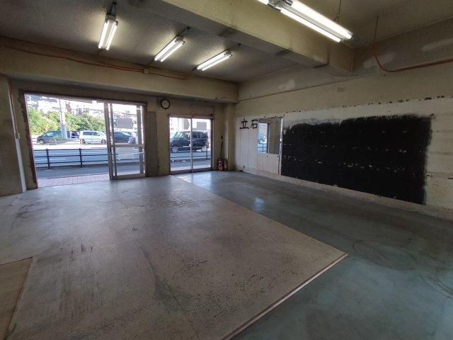 箕面市百楽荘４丁目の店舗事務所