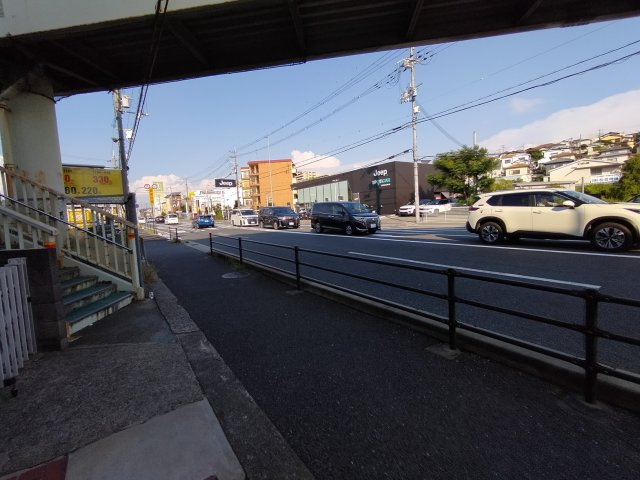 箕面市百楽荘４丁目の店舗事務所