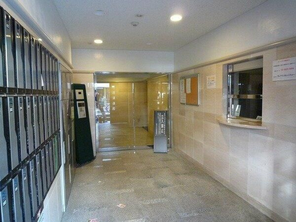 菱和パレス大塚のエントランス