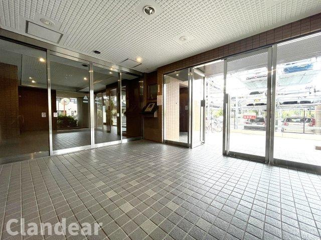 藤和シティコープ草加新田のエントランス|ドキドキの新生活も、安心してスタート。ぴったりの住まいを見つけませんか？クランディアが一緒に住まい選びをサポートします‼　まずは、お気軽にお問合せください　＃クランディア