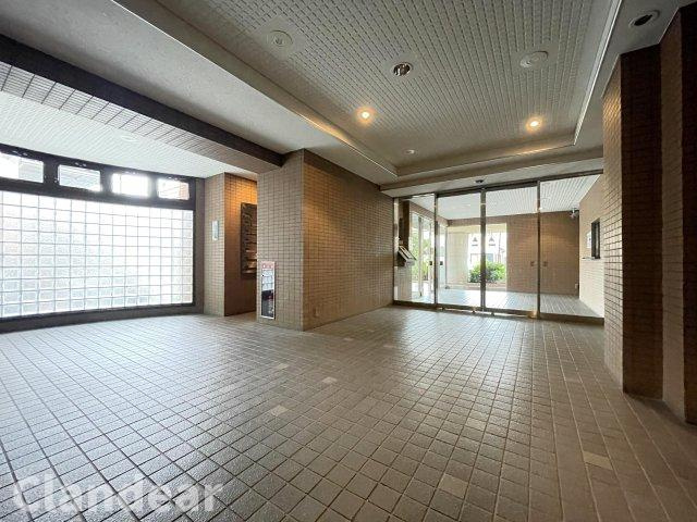 藤和シティコープ草加新田のロビー|ドキドキの新生活も、安心してスタート。ぴったりの住まいを見つけませんか？クランディアが一緒に住まい選びをサポートします‼　まずは、お気軽にお問合せください　＃クランディア