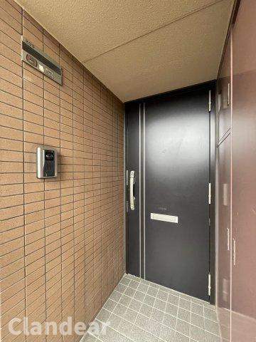 藤和シティコープ草加新田の玄関|ドキドキの新生活も、安心してスタート。ぴったりの住まいを見つけませんか？クランディアが一緒に住まい選びをサポートします‼　まずは、お気軽にお問合せください　＃クランディア