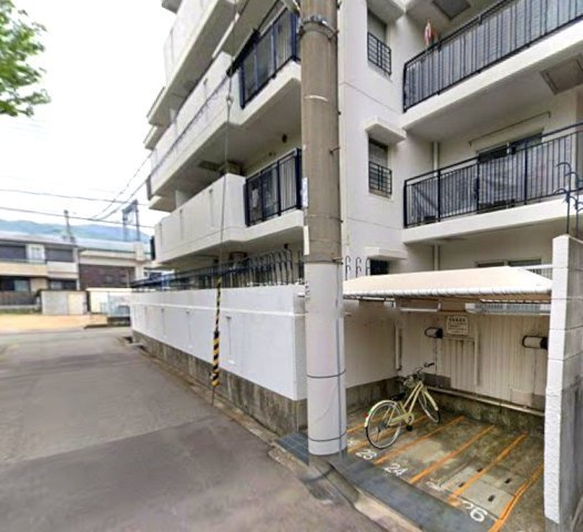 深江ロイヤルマンションの駐輪場|１階のお部屋なので、出入りがスムーズで安心です。
