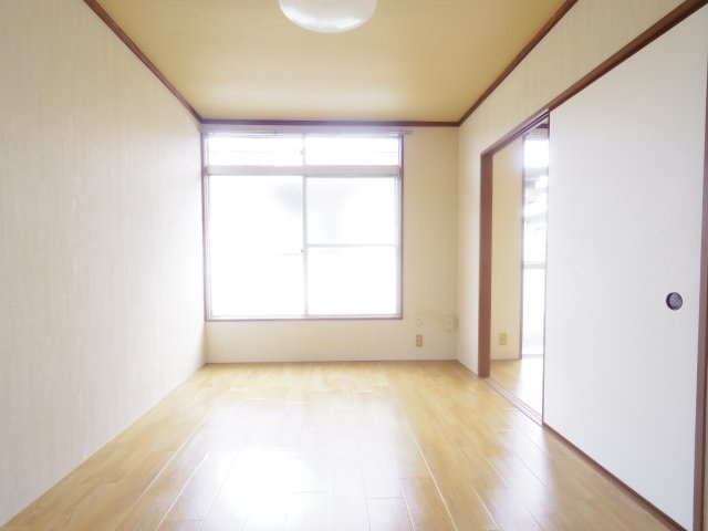 コーポレマンの居間・リビング