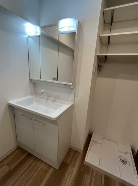 ライオンズプラザ方南町の独立洗面台