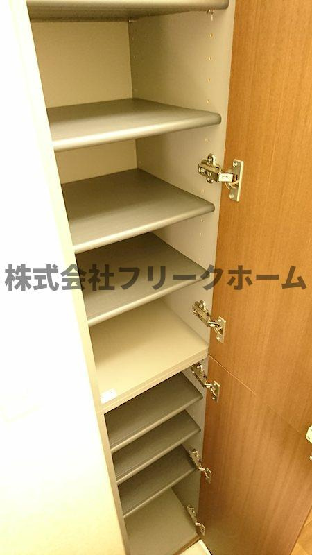 武蔵野市西久保１丁目のアパートの収納