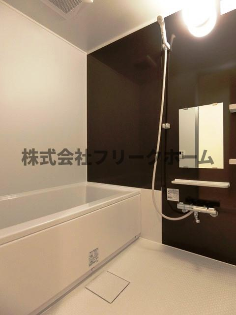 三鷹市下連雀３丁目の賃貸マンションの浴室