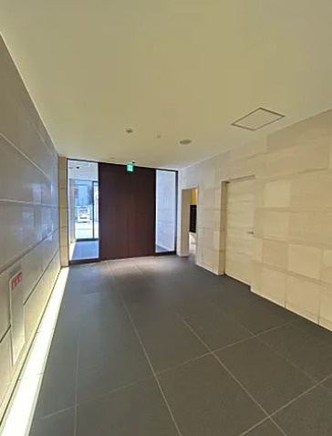 フロンティアコート堺筋本町のエントランス