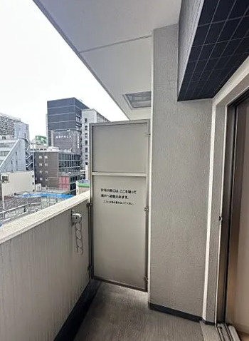 フロンティアコート堺筋本町のバルコニー