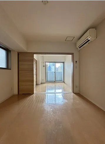 フロンティアコート堺筋本町の居間・リビング