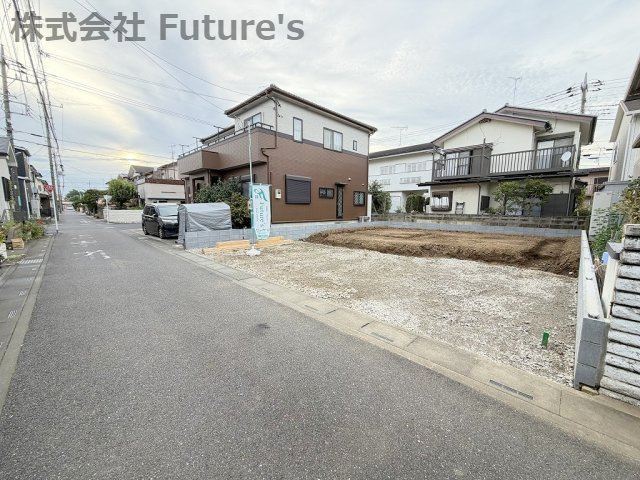 吉川市新栄2丁目　新築戸建　全1棟の前面道路含む現地写真|前面道路含む現地写真です。