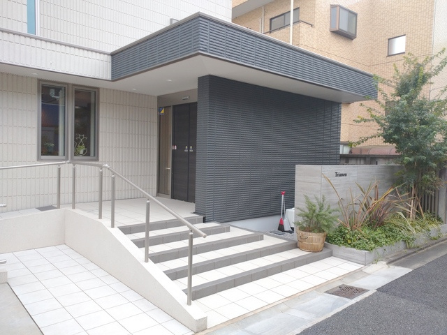 （シニア限定）Trianonのエントランス