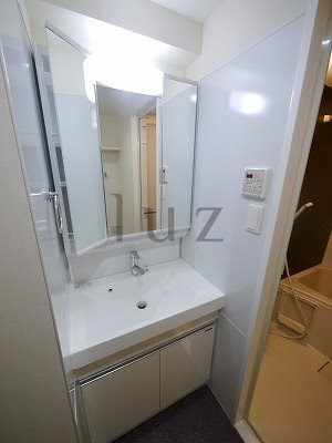 エフパークレジデンス横浜反町3261の洗面所