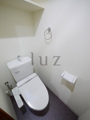 エフパークレジデンス横浜反町3261のトイレ