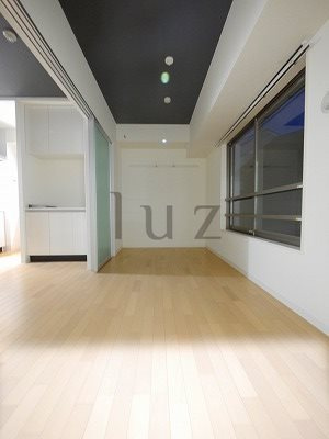 エフパークレジデンス横浜反町3261の寝室