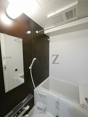 エフパークレジデンス横浜反町3261の浴室