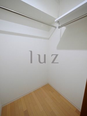 エフパークレジデンス横浜反町3261の収納