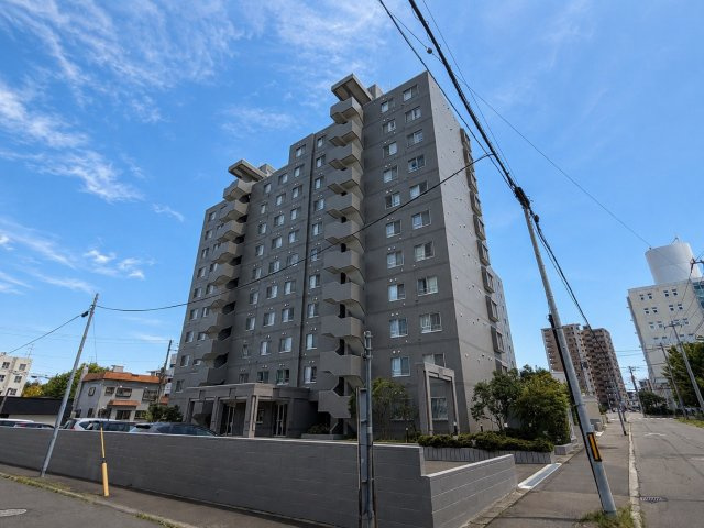 アルス月寒中央の外観
