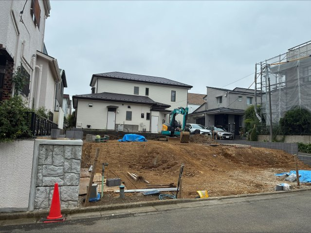 横浜市青葉区あざみ野２丁目新築戸建の前面道路含む現地写真