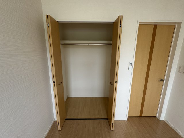 レイクビレッヂの収納|クローゼット（北側洋室）