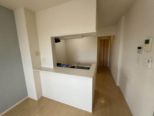 レイクビレッヂの内装|カウンターキッチン
