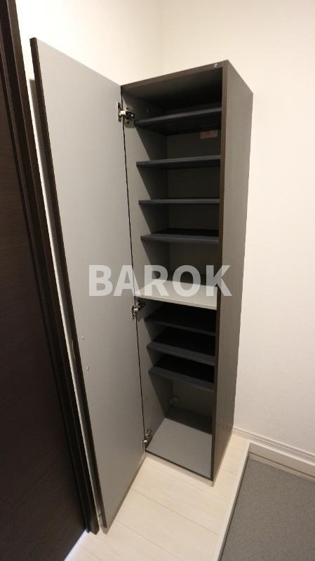 福岡市東区原田２丁目のアパートの玄関