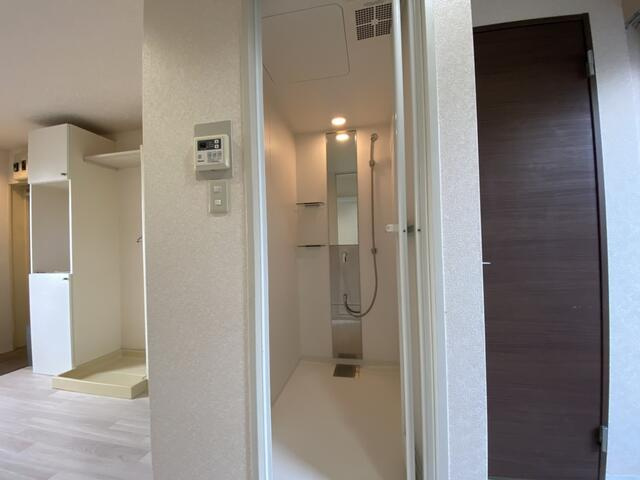 【シャワールーム】