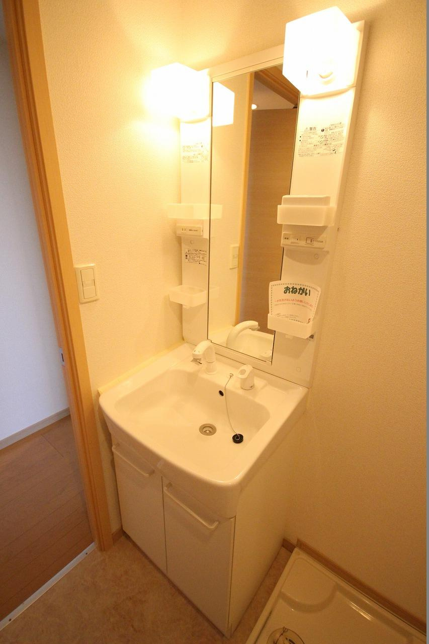 ヴィダ・アルボレスの洗面所|※お部屋により仕様が異なる場合があります。