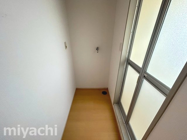 徳島市北島田町２丁目のアパートの洗面所