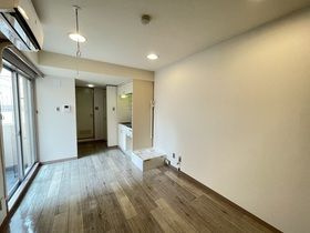 東新橋ビルの居間・リビング