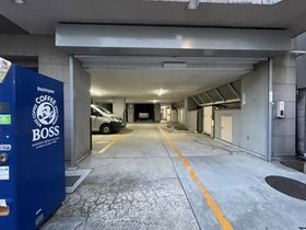 東新橋ビルの駐車場