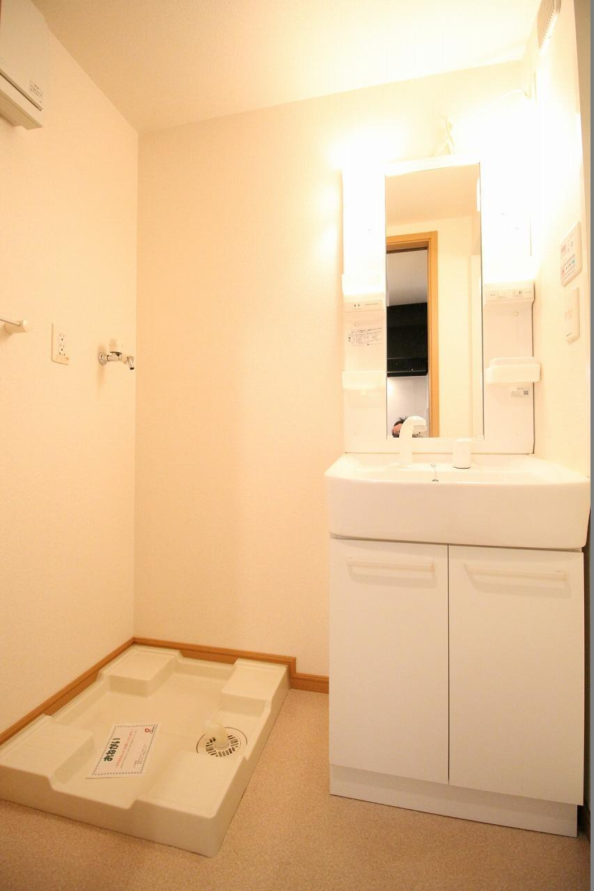 プリマ・ステラの洗面所|※お部屋により仕様が異なる可能性があります。