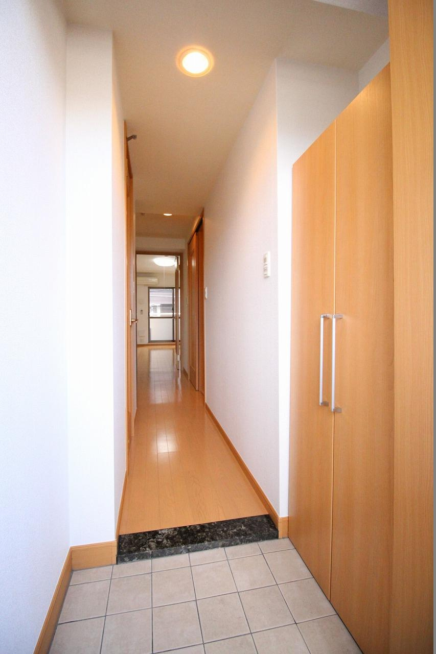 プリマ・ステラの玄関|※お部屋により仕様が異なる可能性があります。