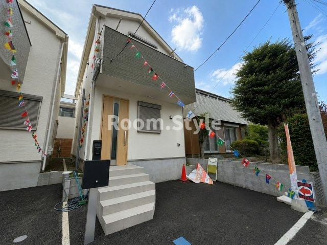 西東京市ひばりが丘北４丁目の新築一戸建の外観|空室のためご都合に合わせてご内覧できます
お問合せはお電話でもお受付しております。
03-6450-5211