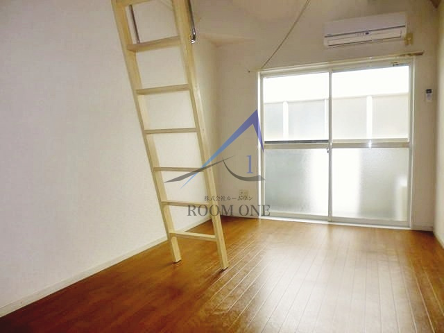Ｋ’ｓⅡの居間・リビング|洋室のお部屋です。