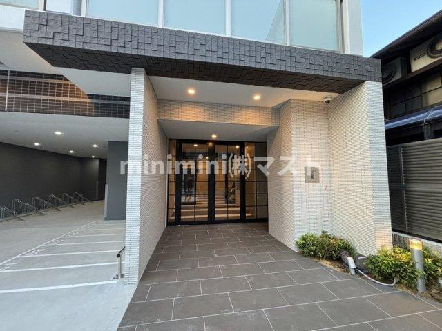 silus（シルス）昭和町のエントランス