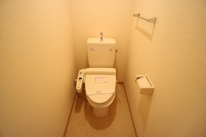グリチネのトイレ|ハウスメーカー施工☆神戸市垂水区　グリチネ　賃貸☆