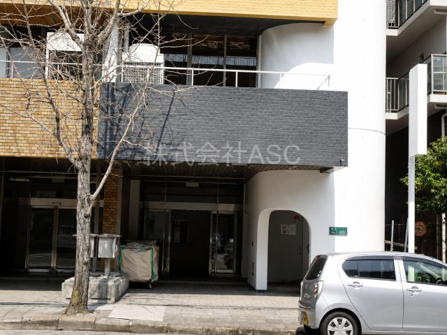 SENBA　BASEのエントランス