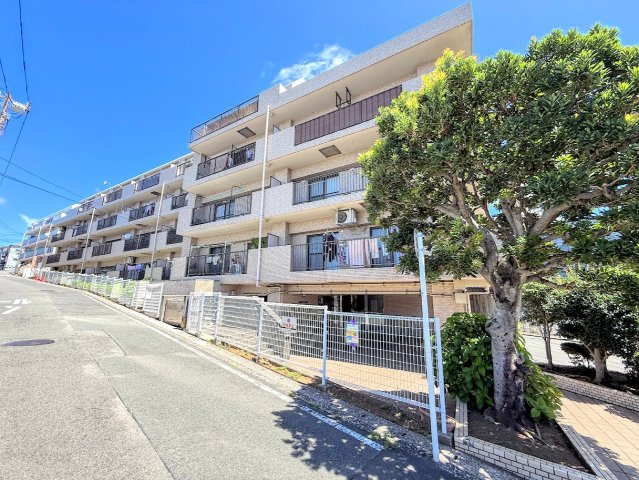 朝日プラザ上永谷の外観|◆リフォーム済みでのお引渡しなので、即ご入居可能です。家具の配置や色など決めやすくスムーズにお引越しできます。