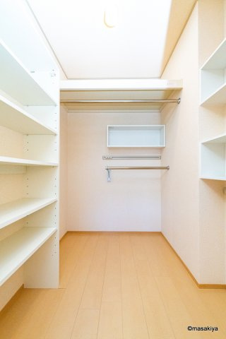 フレマリール若宮の収納|ウォークインクローゼット