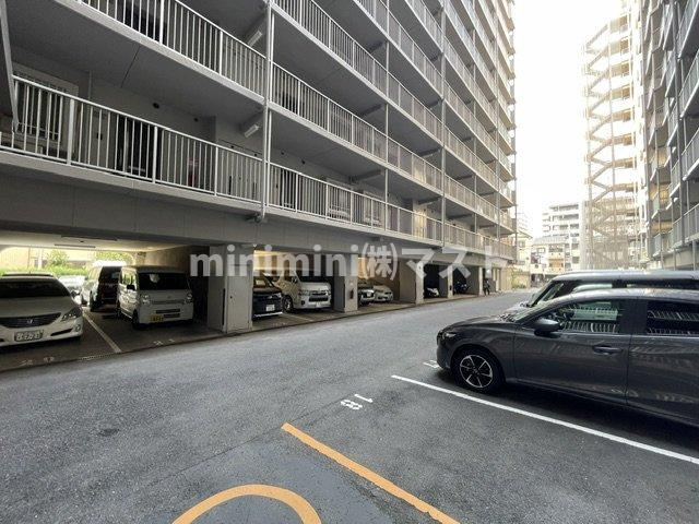 緑橋レックスマンションの駐車場