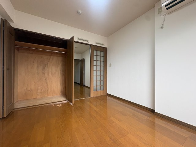 狛江市中和泉５丁目の賃貸マンションの寝室|オートロック