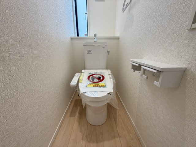 浦添市西原　第6（全2棟）ラスト2号棟のトイレ|2号棟　温水洗浄便座♪